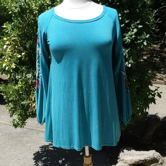 T Party Boho teal top w/embroidered sleeves - Picture 2 of 6